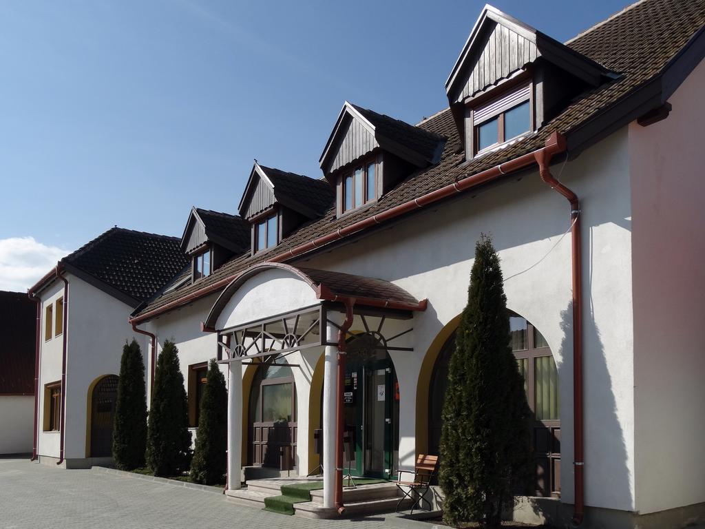 Prince Hotel Miercurea Ciuc Extérieur photo